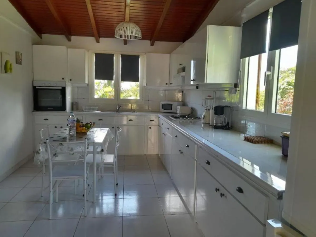 Semesterbostad Akaixora -Ixora Villa Le Moule